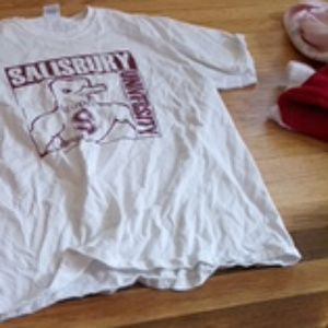 Sailsbury university tshirt